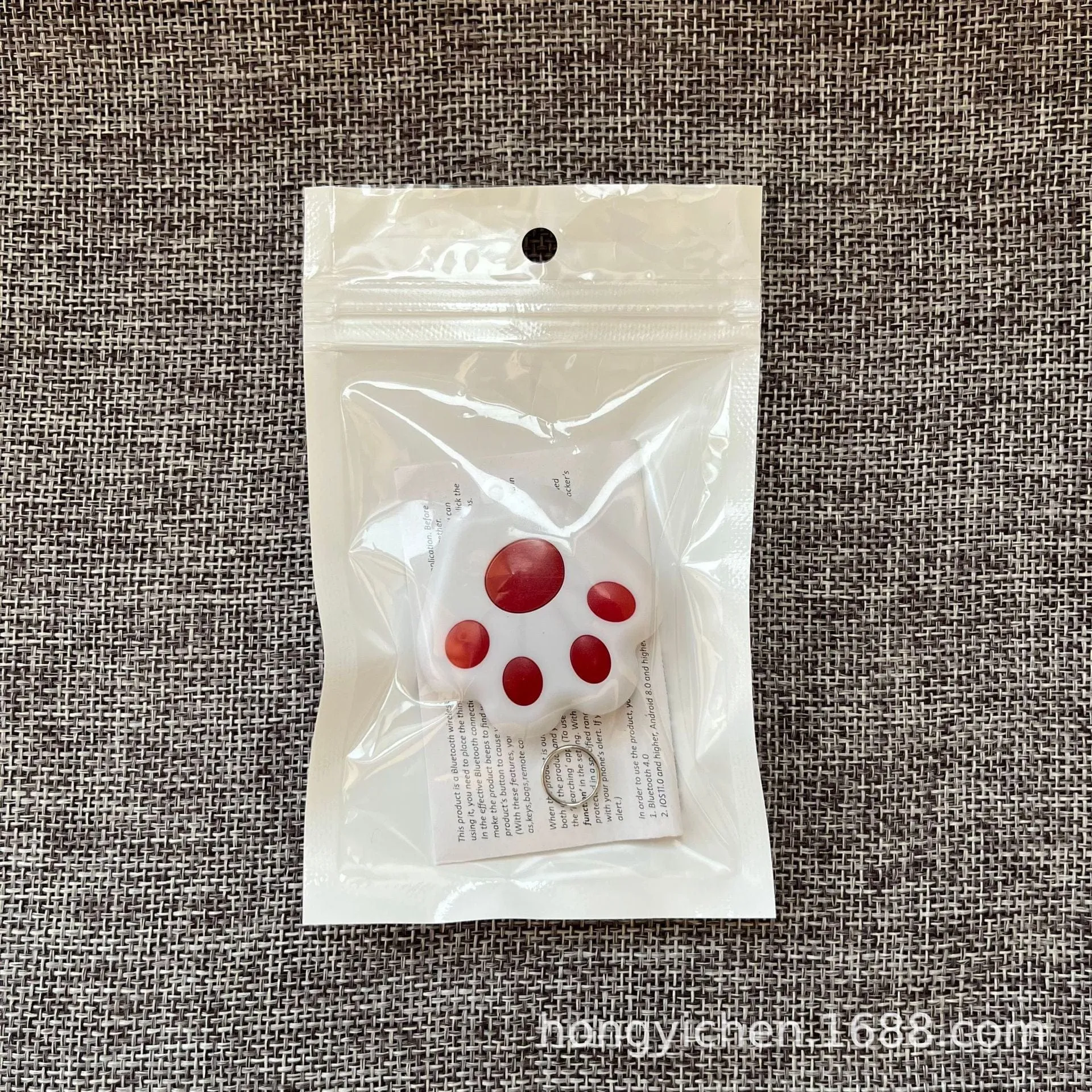 Dog Paw Bluetooth Anti-Lost Device Locator: Precision, Versatility, and Peace of Mind for Pet Owners
