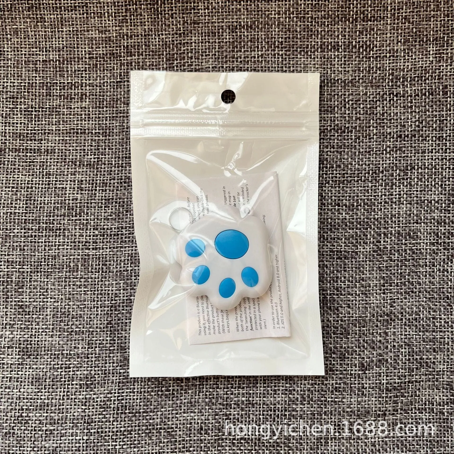 Dog Paw Bluetooth Anti-Lost Device Locator: Precision, Versatility, and Peace of Mind for Pet Owners